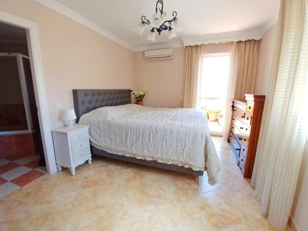 דירות אסטפונה Penthouse With Stunning Views מראה חיצוני תמונה